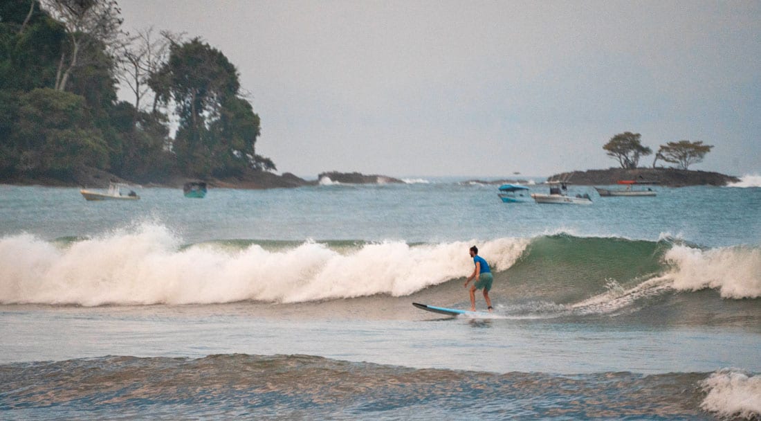 Playa Dominicalito in Costa Rica