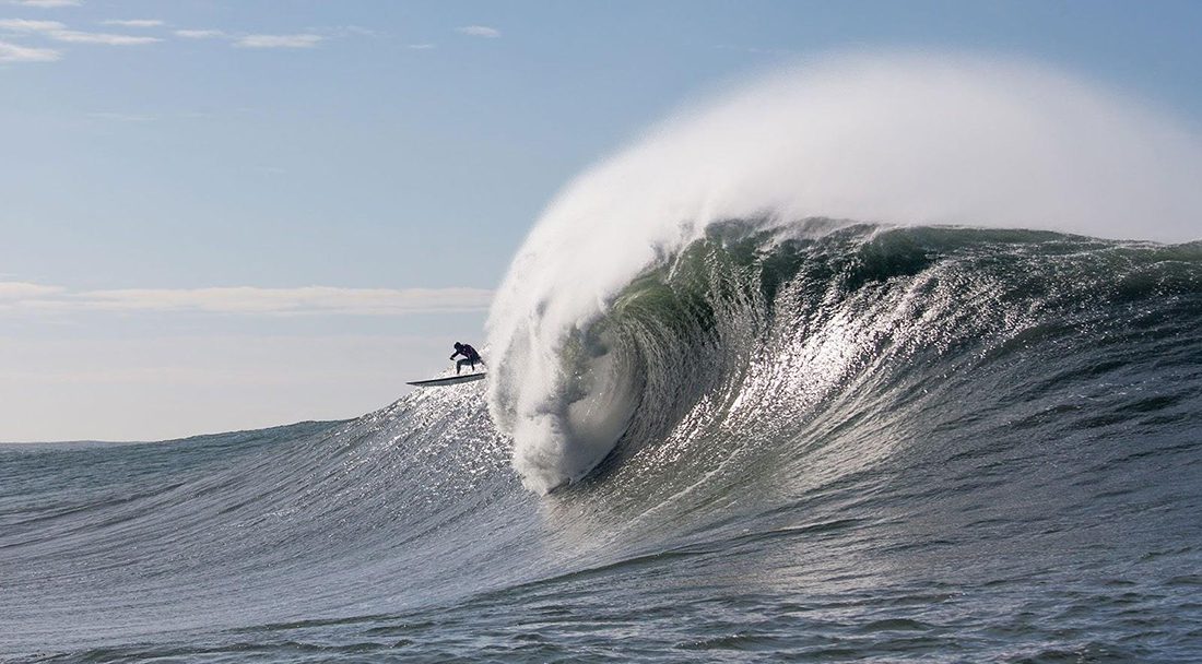 Offshore wind in surfing