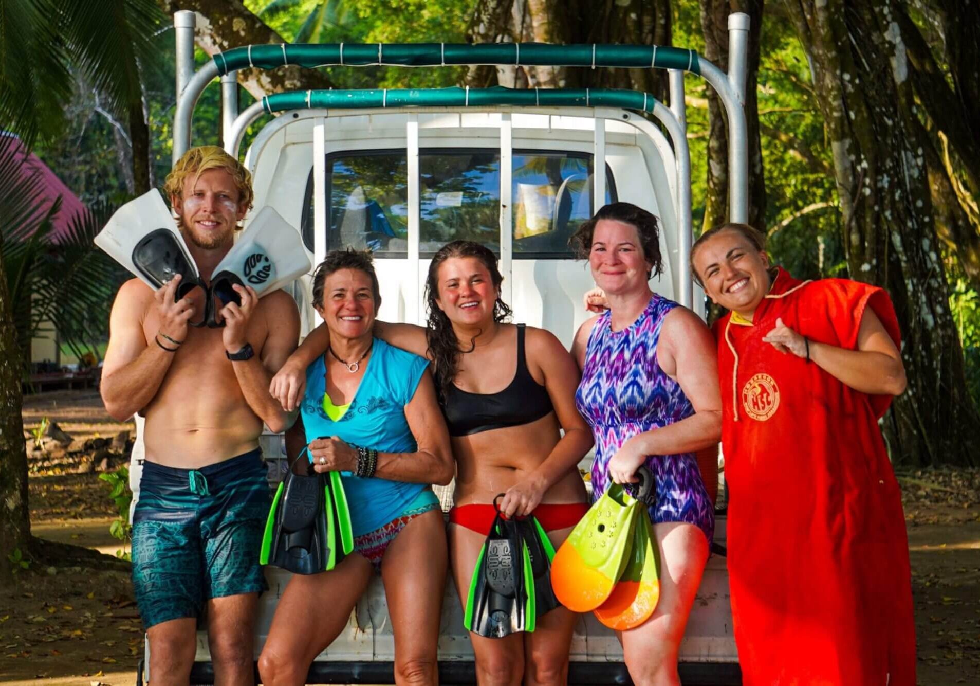 group-bodysurf-lesson-2048x1366-1-scaled-1